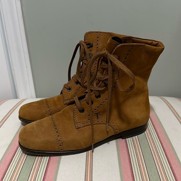 Tod’s Cognac Leather Lace Up Booties Size 37 - Picture 1 of 10